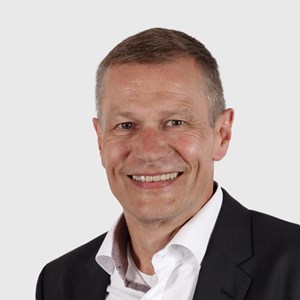 Dr. Stefan Wolf